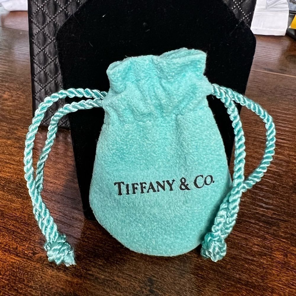 Tiffany & Co. Atlas cube necklace
