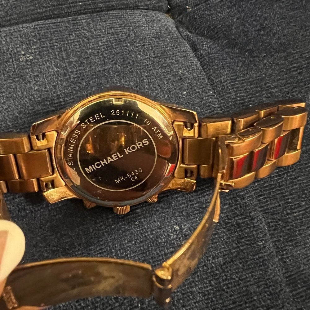 MICHAEL KORS ROSE-GOLD TONE WATCH!!