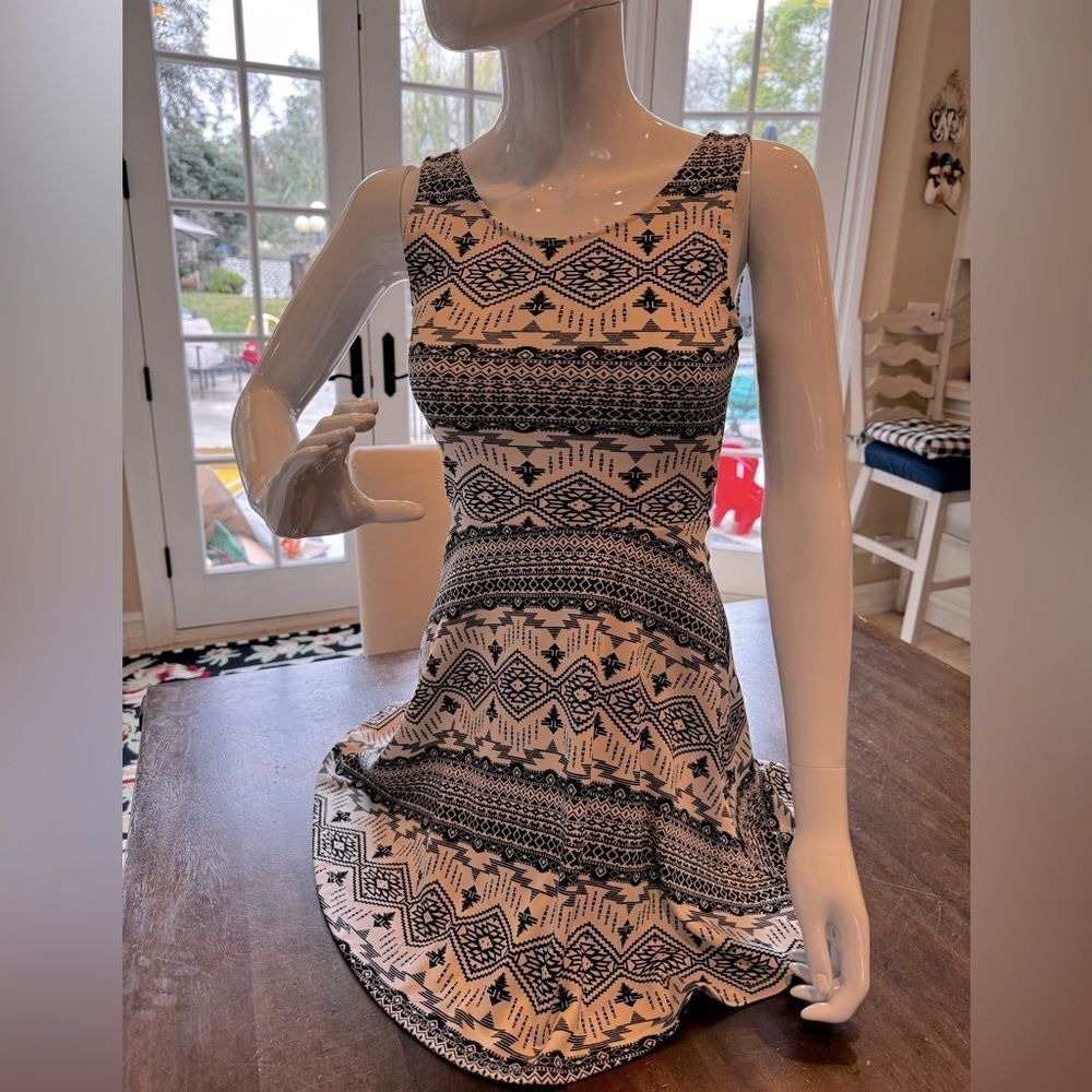 DIVIDED H&M Aztec bohemian dress