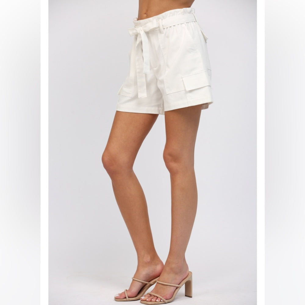 WAIST TIE DETAIL WITH BACK POCKETS SHORTS- OFF WHITE