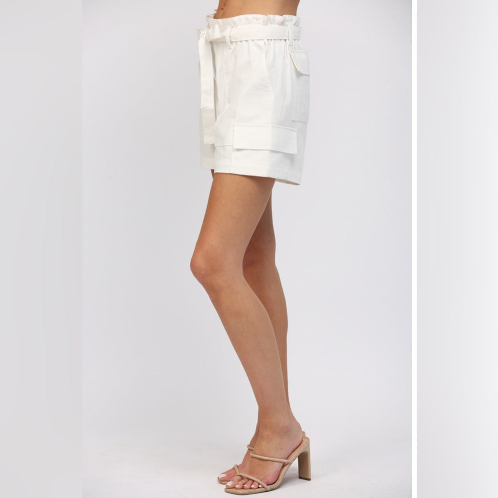 WAIST TIE DETAIL WITH BACK POCKETS SHORTS- OFF WHITE
