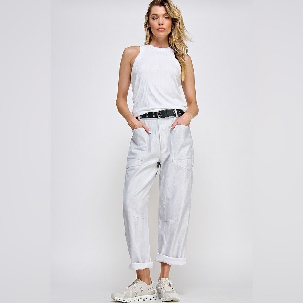 BNWT! Metallic Low Slung Barrel Jeans in White