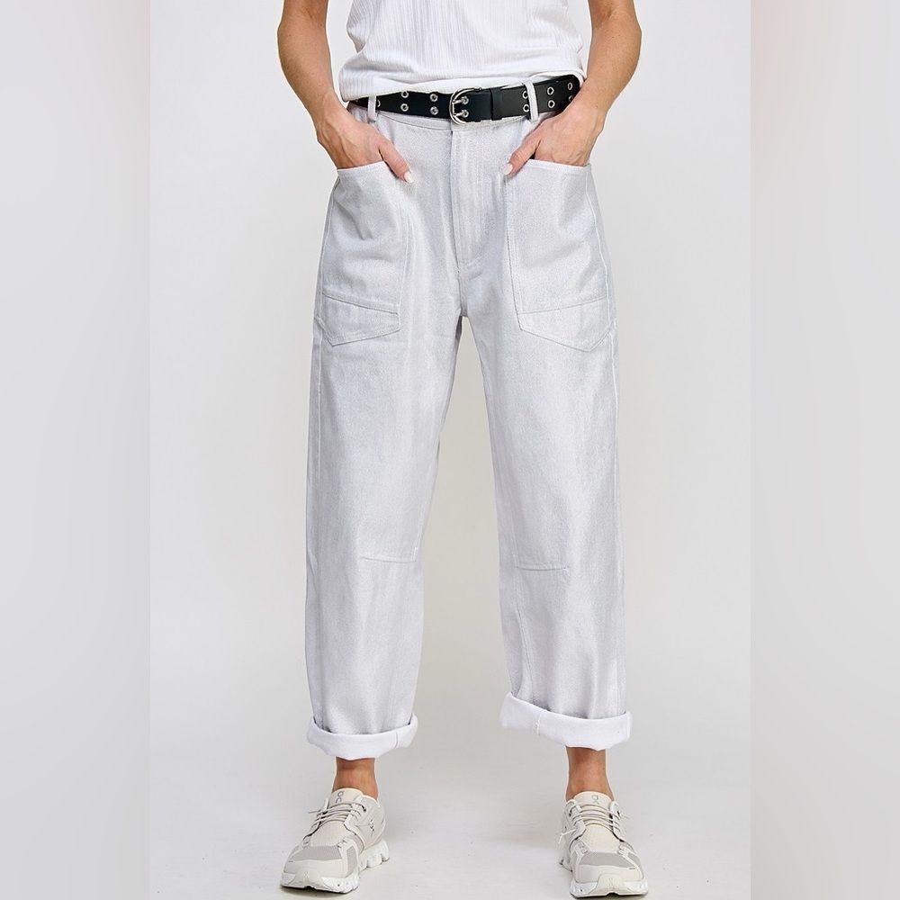 BNWT! Metallic Low Slung Barrel Jeans in White