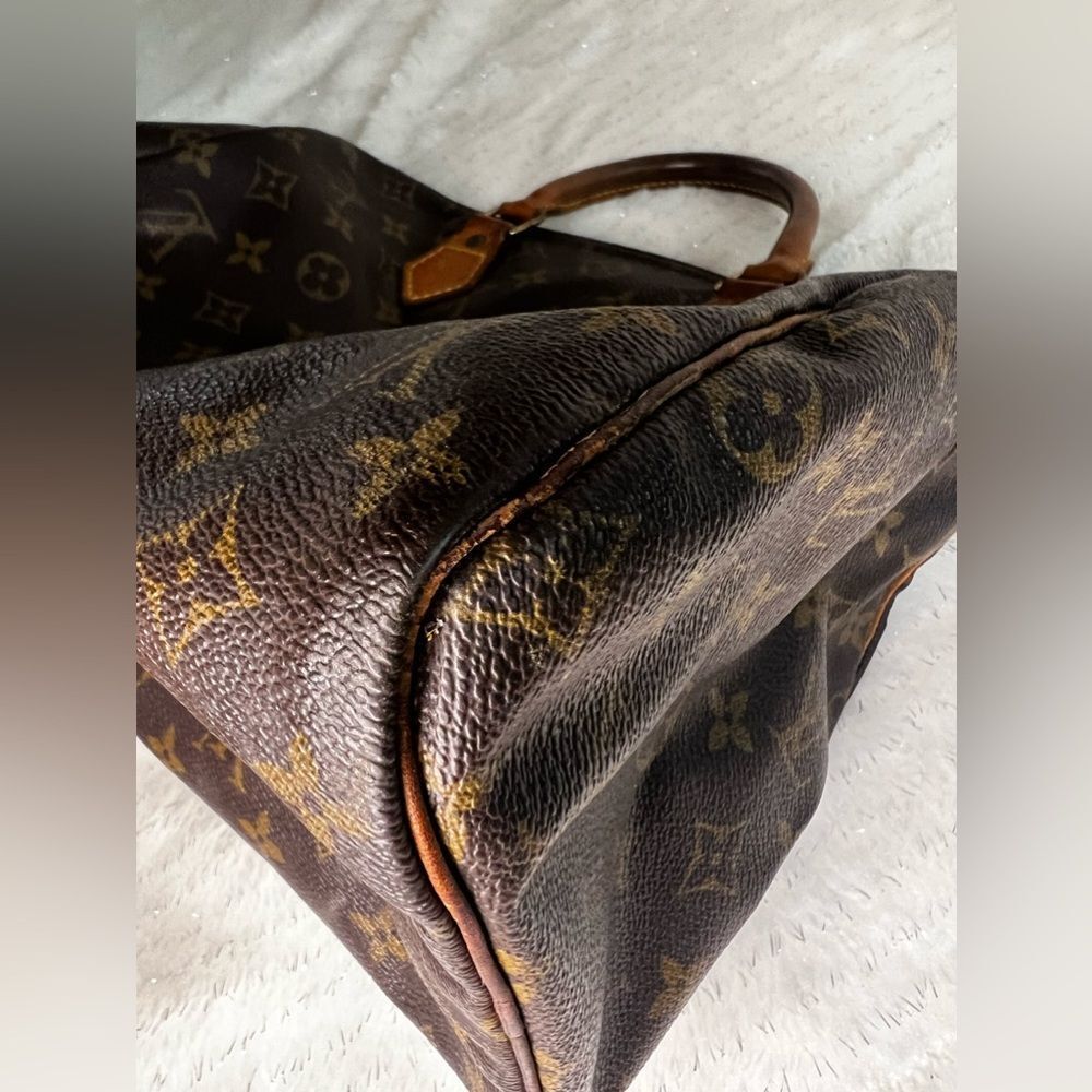 AUTH LOUIS VUITTON MONOGRAM SPEEDY 30