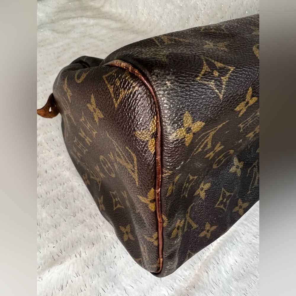 AUTH LOUIS VUITTON MONOGRAM SPEEDY 30