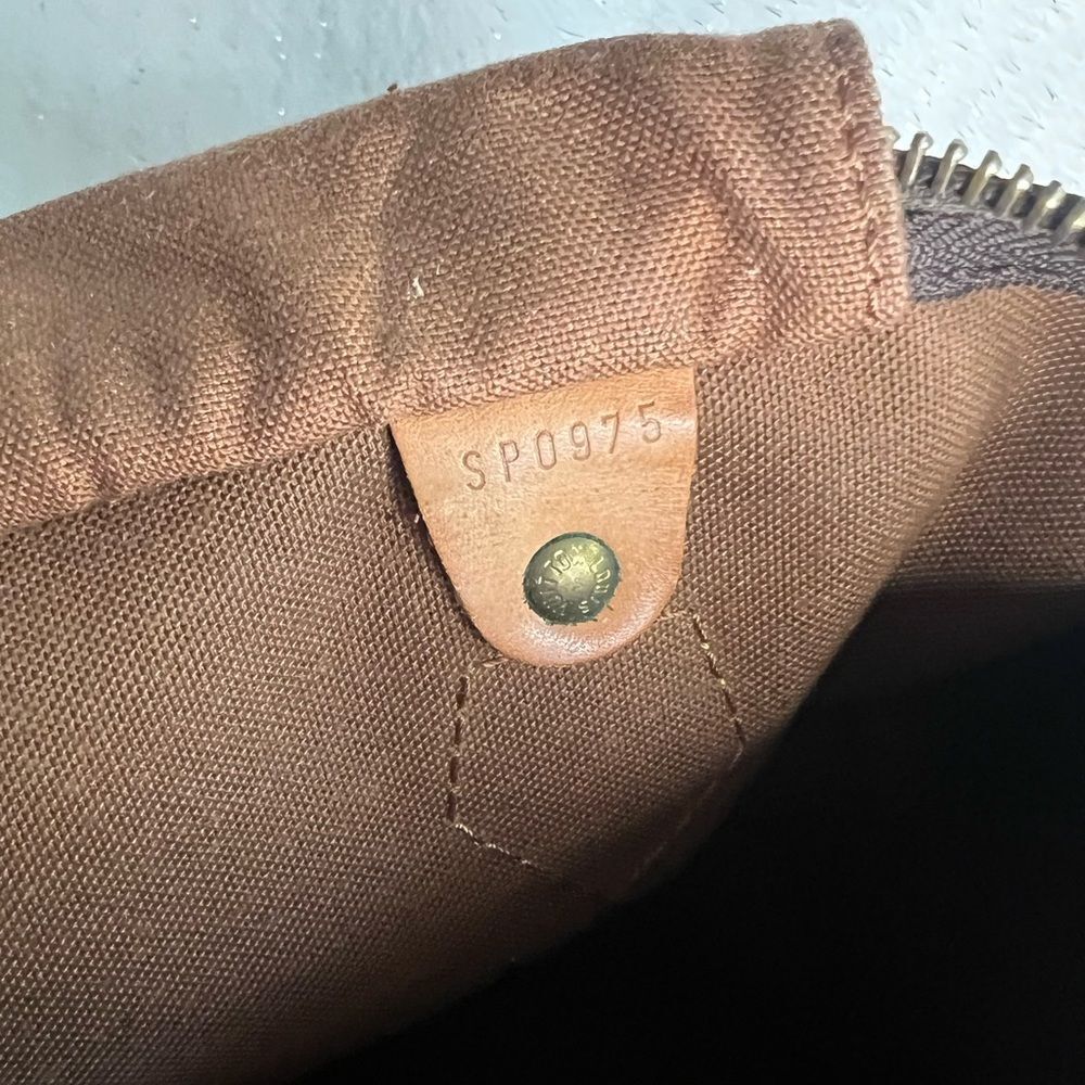 AUTH LOUIS VUITTON MONOGRAM SPEEDY 30