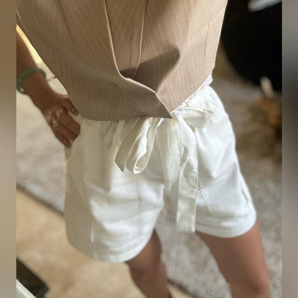 WAIST TIE DETAIL WITH BACK POCKETS SHORTS- OFF WHITE