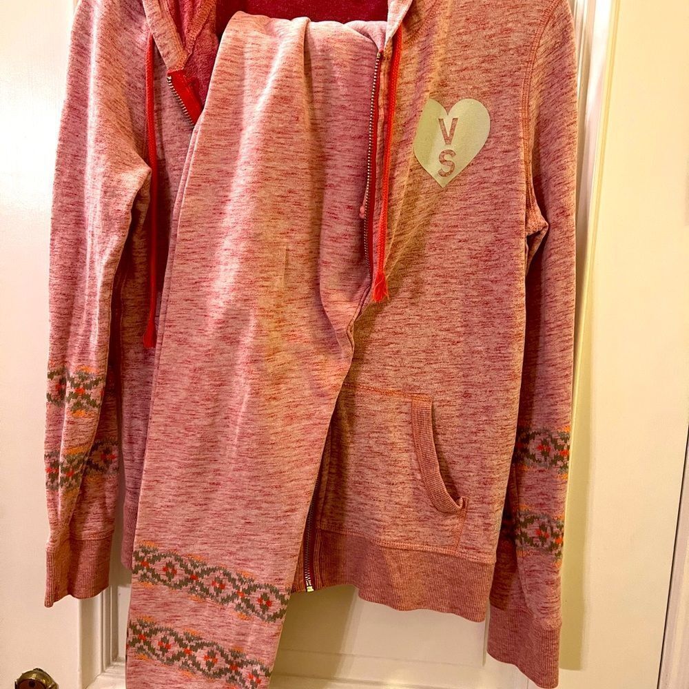 PINK VICTORIA SECRET SWEATPANT SWEATSHIRT SET!