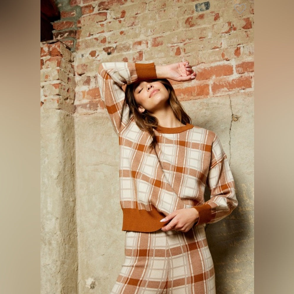 SOFT PLAID SWEATER