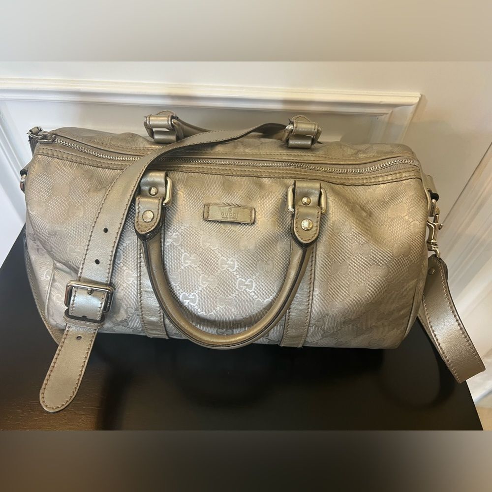 *RARE* GUCCI SILVER HANDBAG WITH CROSSBODY STRAP