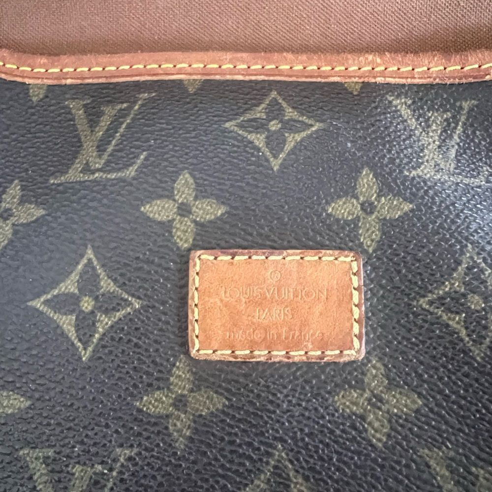 AUTH LOUIS VUITTON MONOGRAM SAUMUR 30 CROSSBODYBAG
