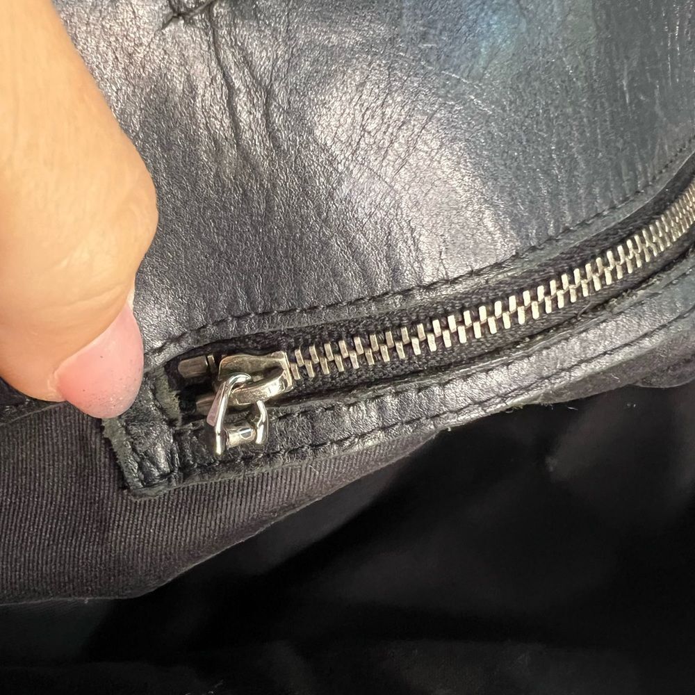 AUTH GUCCI HANDBAG- black