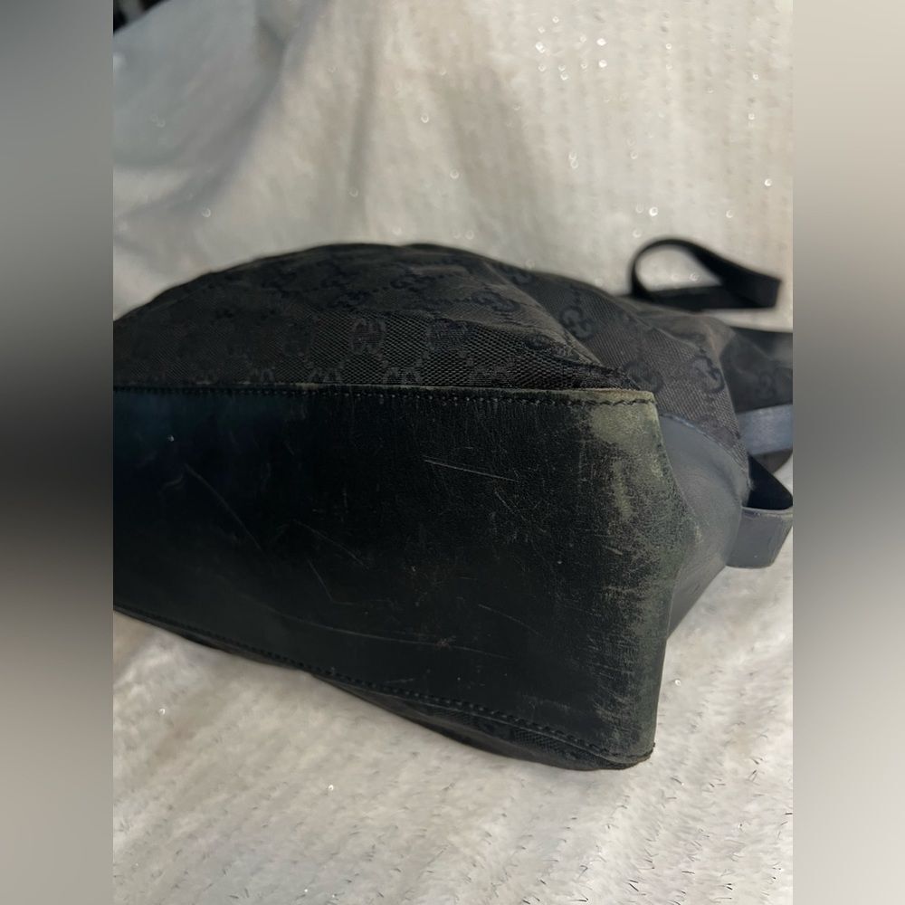 AUTH GUCCI HANDBAG- black