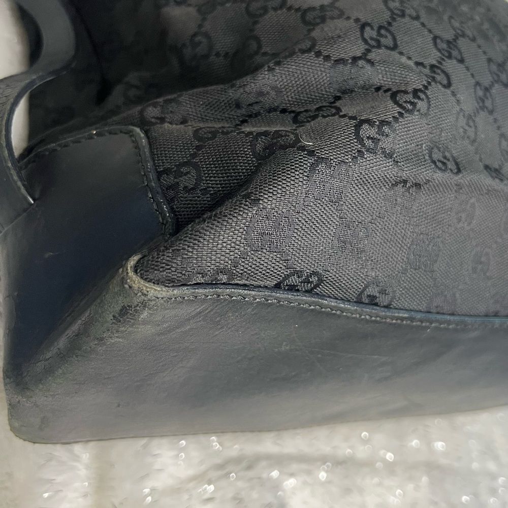 AUTH GUCCI HANDBAG- black