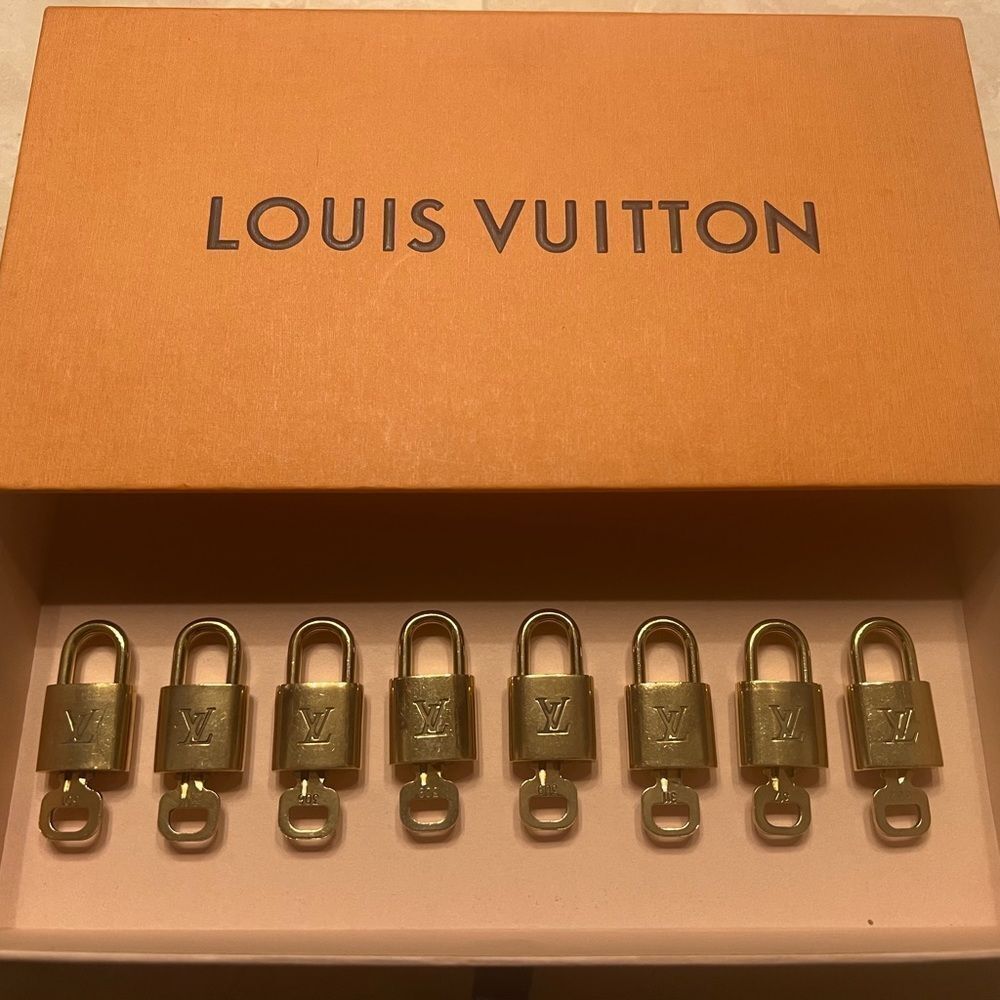 AUTHENTIC LOUIS VUITTON PADLOCK AND KEY
