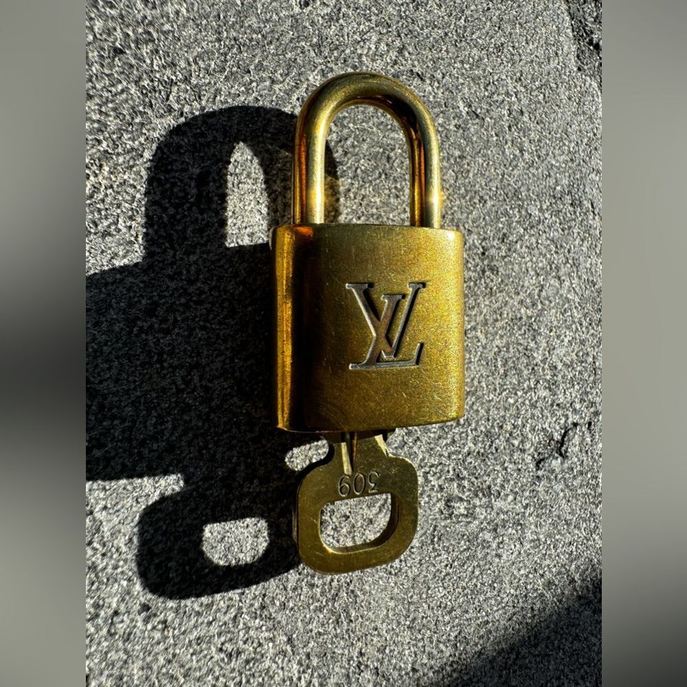AUTHENTIC LOUIS VUITTON PADLOCK AND KEY
