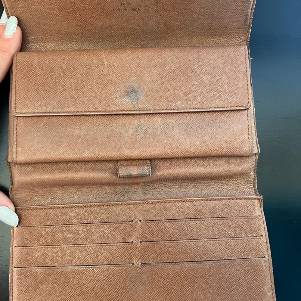 AUTHENTIC LOUIS VUITTON MONOGRAM SARAH WALLET