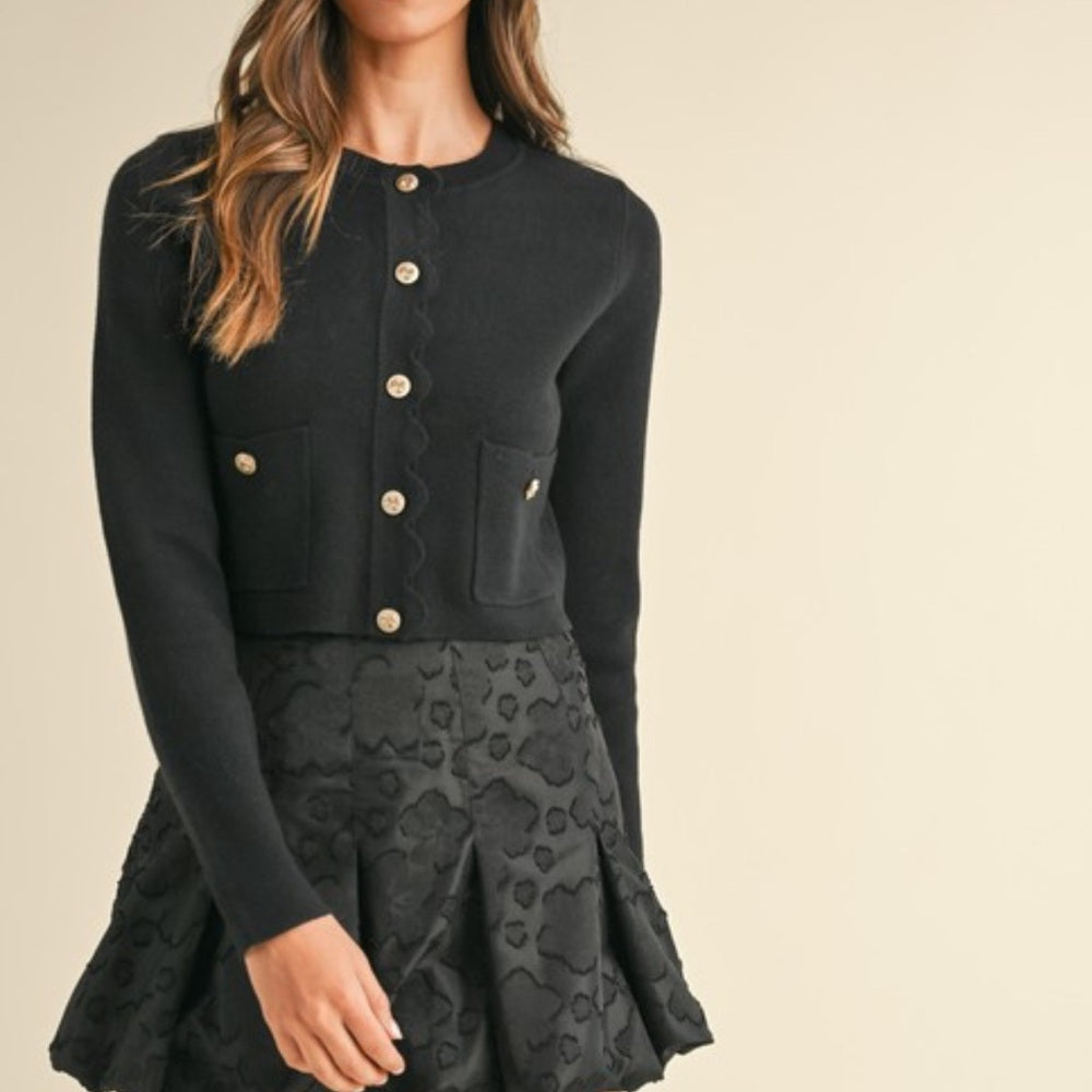 SCALLOPED ROUND NECK CARDIGAN