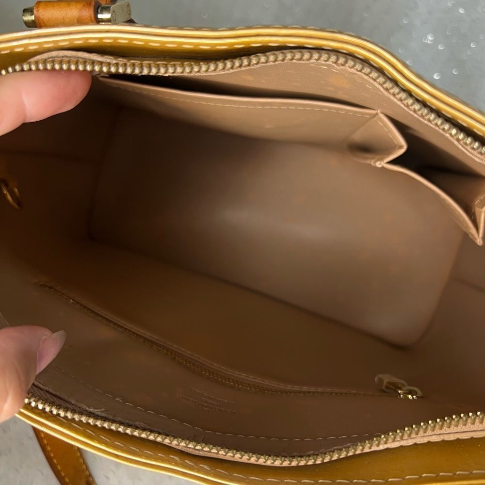 AUTH LOUIS VUITTON VERNIS BAG- tan/beige