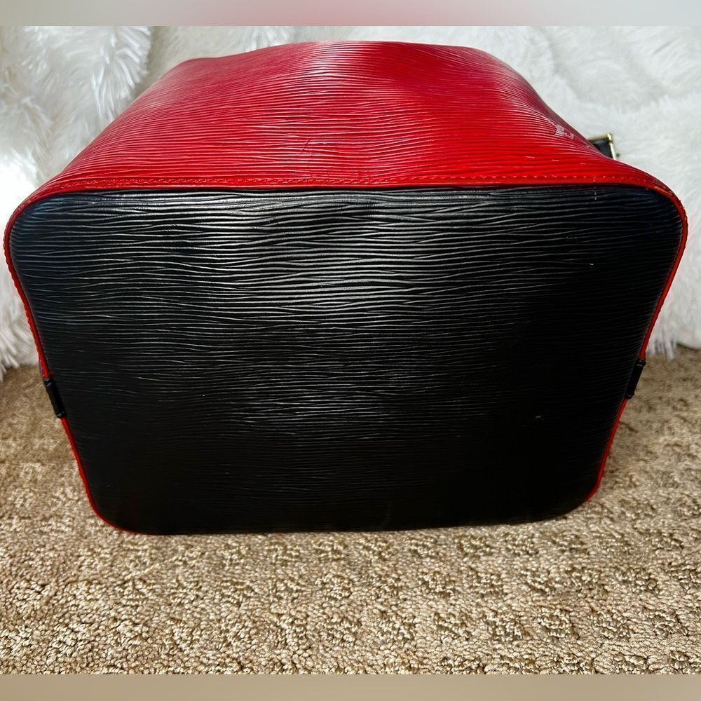 AUTH LOUIS VUITTON EPI LEATHER NOE- BLACK AND RED