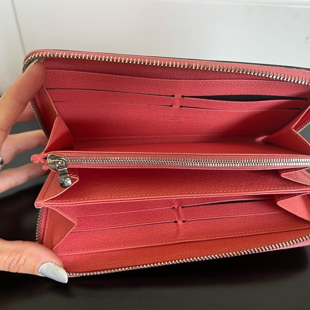 AUTH LOUIS VUITTON EPI WALLET- RARE COLOR!!!!!