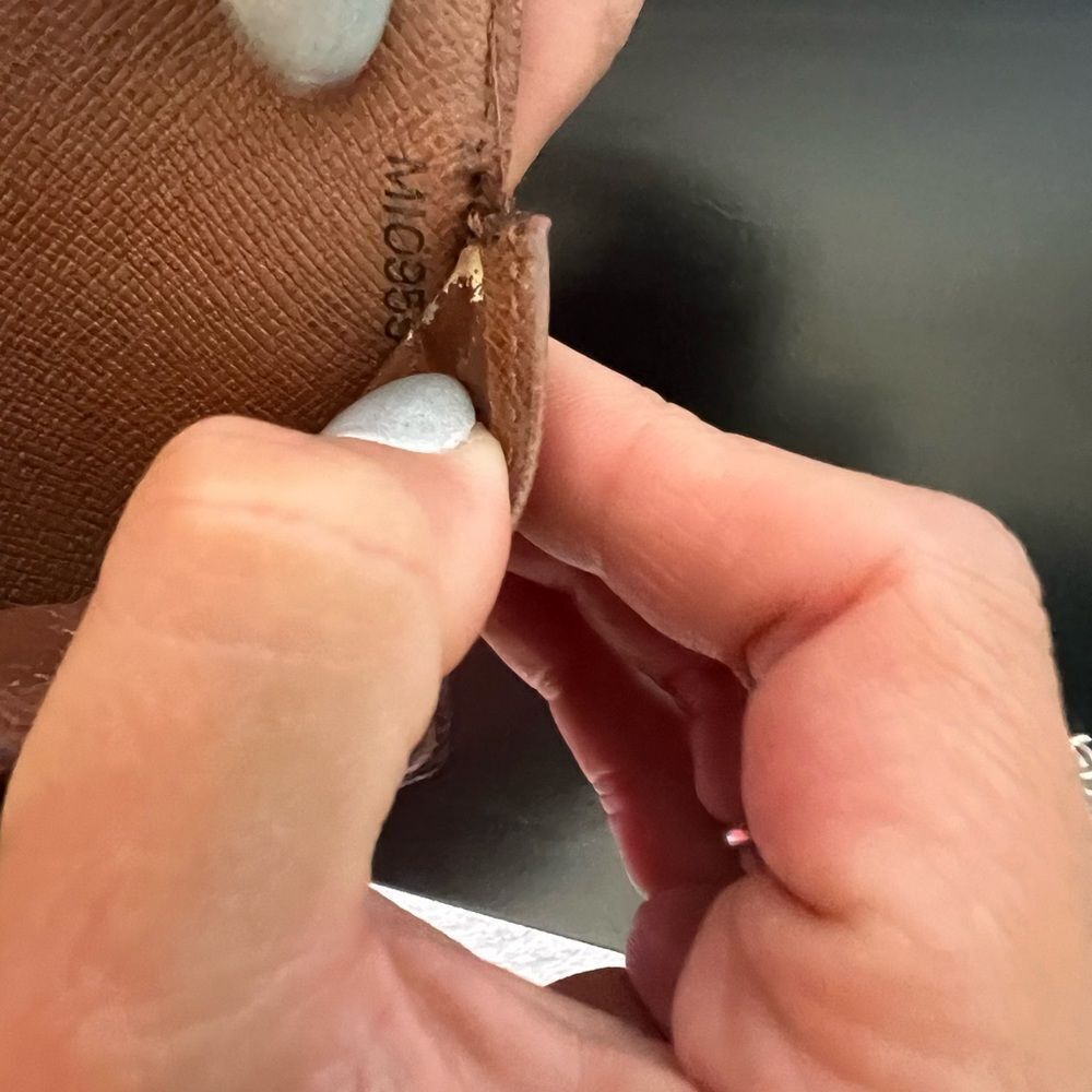 AUTHENTIC LOUIS VUITTON MONOGRAM SARAH WALLET