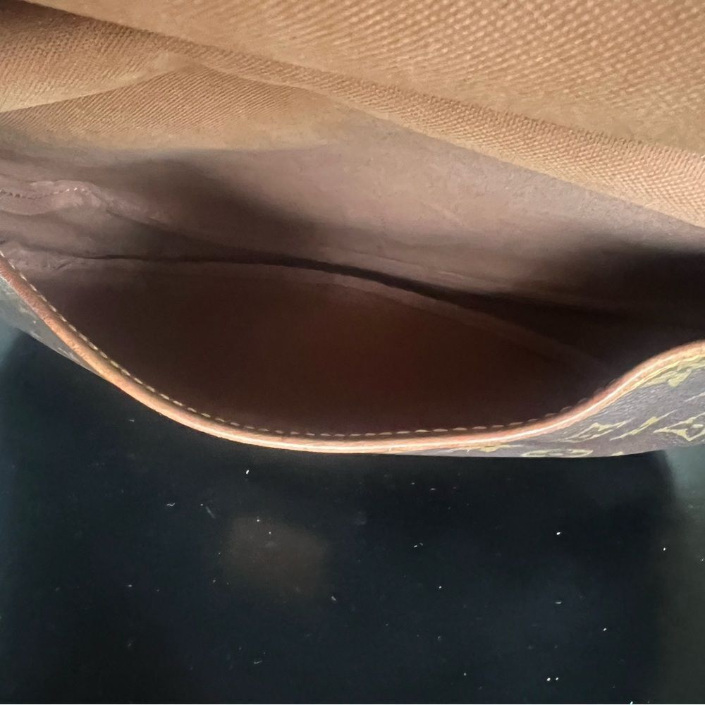 AUTH LOUIS VUITTON MONOGRAM SAUMUR 30 CROSSBODYBAG