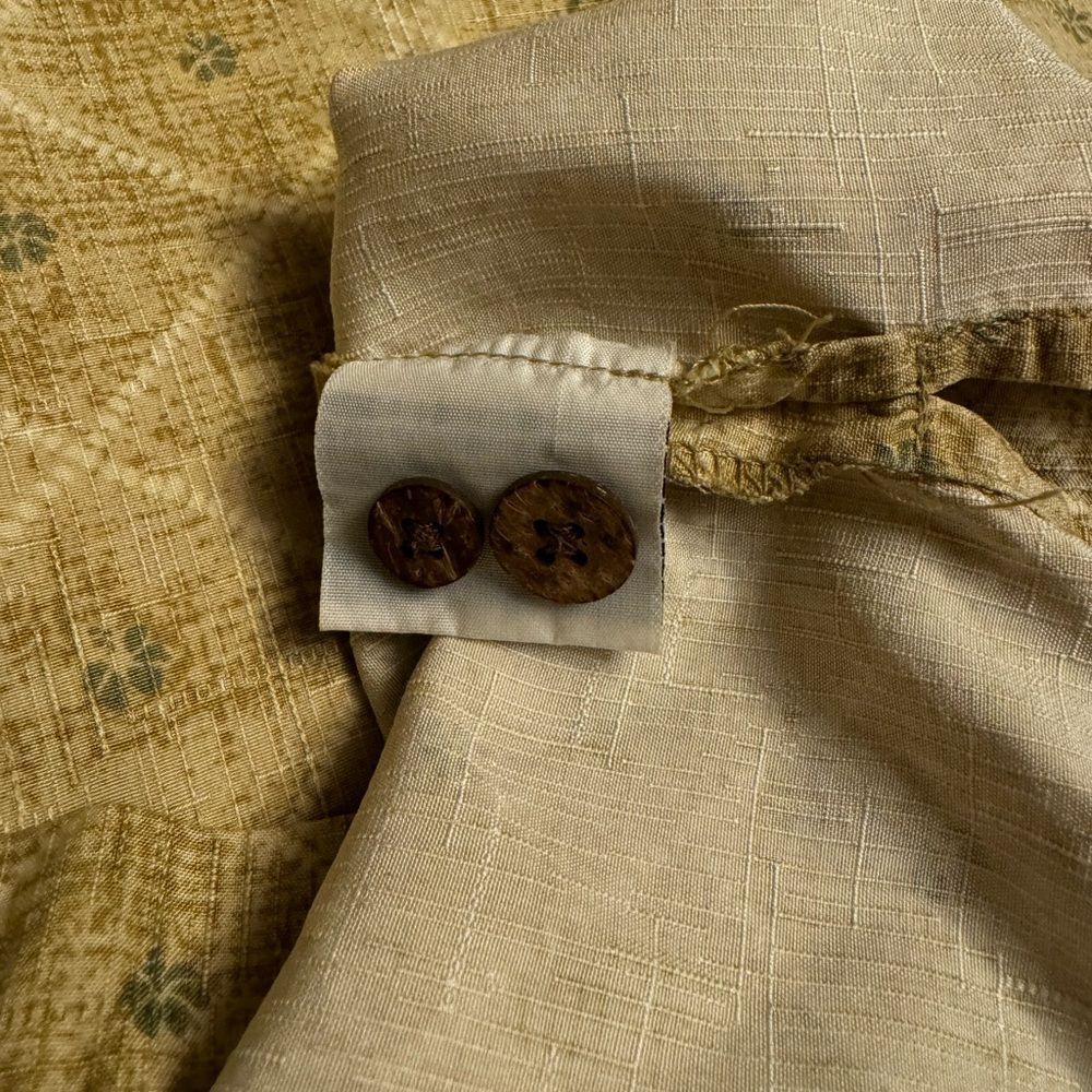 Tommy Bahama men’s short sleeve shirt