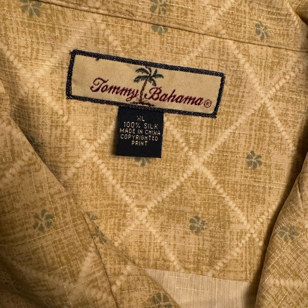 Tommy Bahama men’s short sleeve shirt