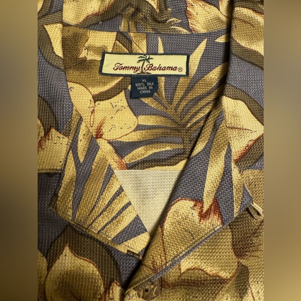 Tommy Bahama men’s short sleeve button-down shirt- XL