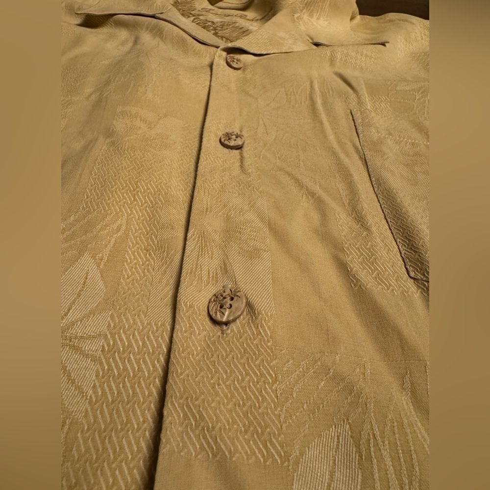 Silk Tommy Bahama men’s shirt – large