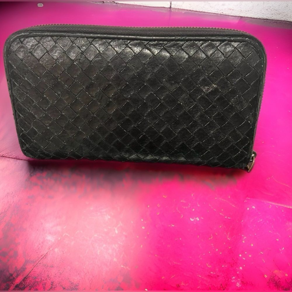 BOTTEGA VENETA zippy WALLET- black