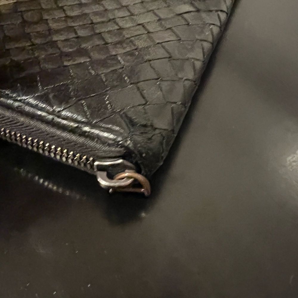 BOTTEGA VENETA zippy WALLET- black