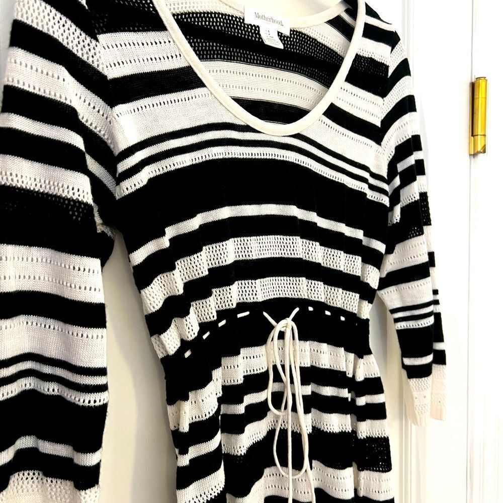 Maternity blouse! Super cute Motherhood top in small