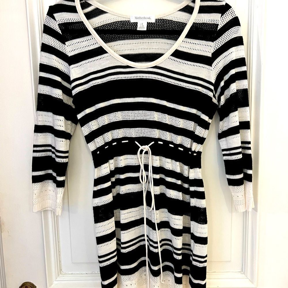 Maternity blouse! Super cute Motherhood top in small