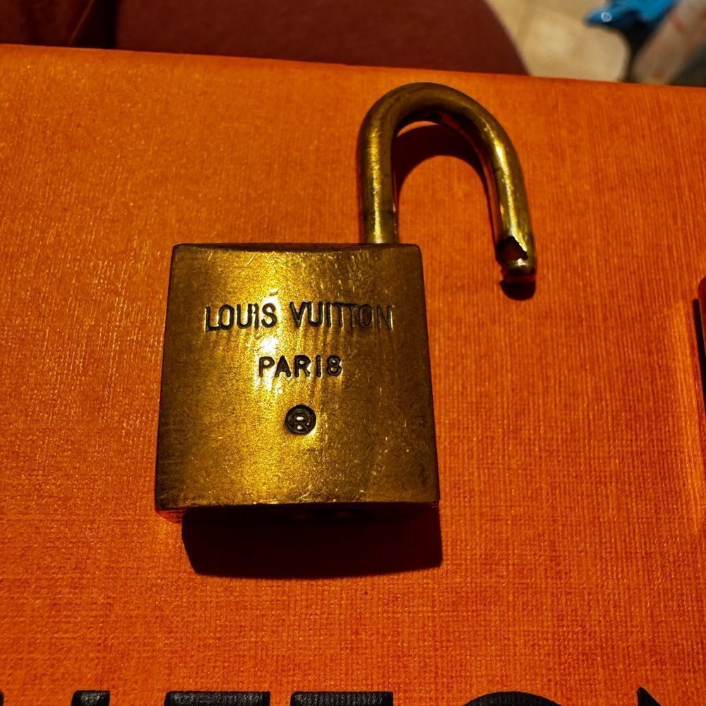 AUTHENTIC VINTAGE LOUIS VUITTON PADLOCK AND KEY