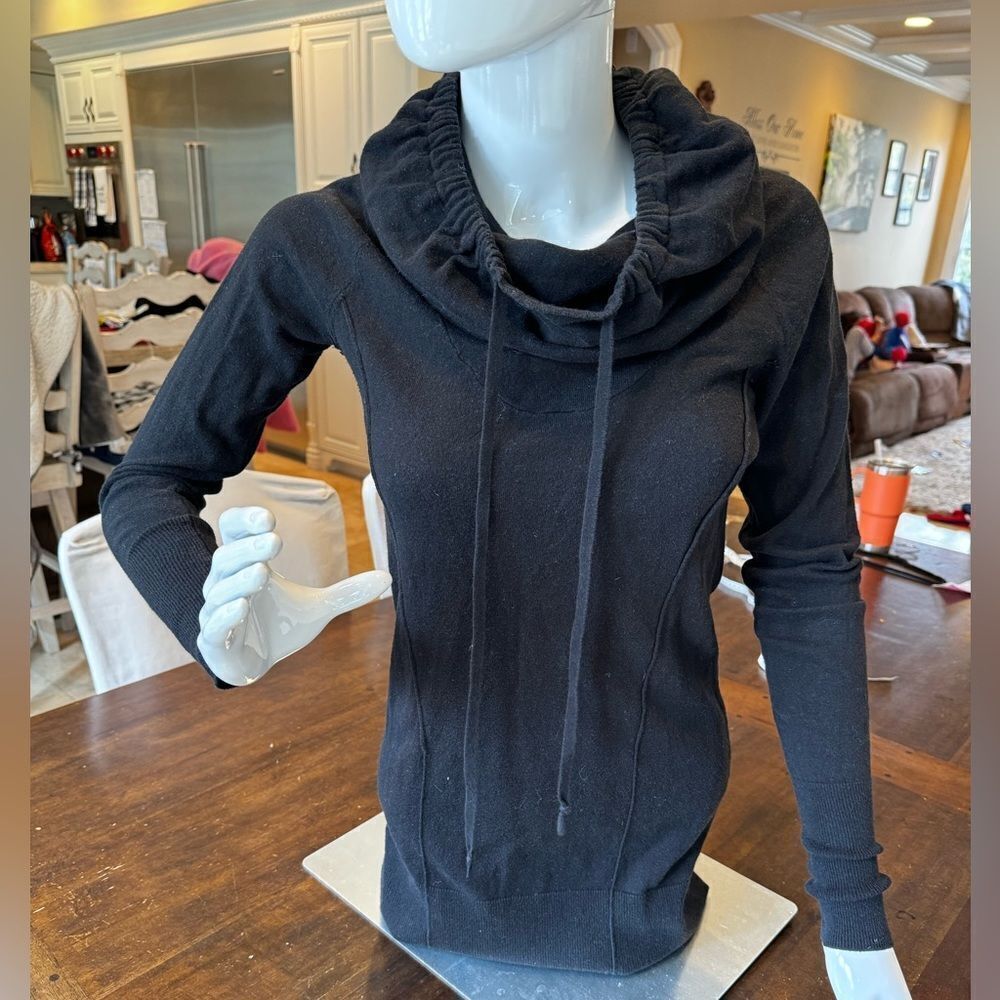 MODA long sweatshirt top with wide turtle neck