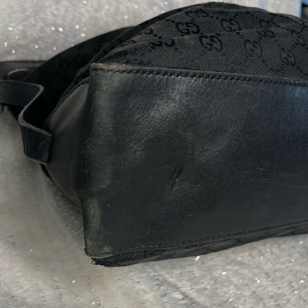 AUTH GUCCI HANDBAG- black