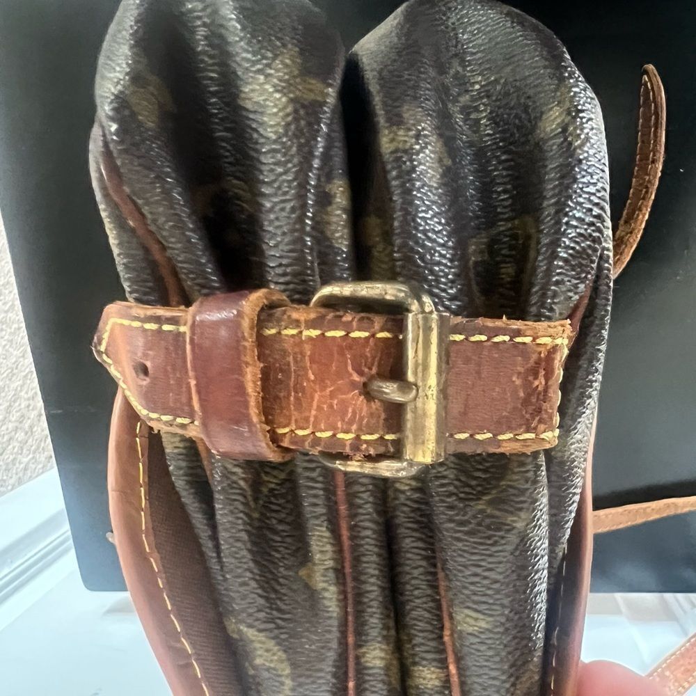 AUTH LOUIS VUITTON MONOGRAM SAUMUR 30 CROSSBODYBAG