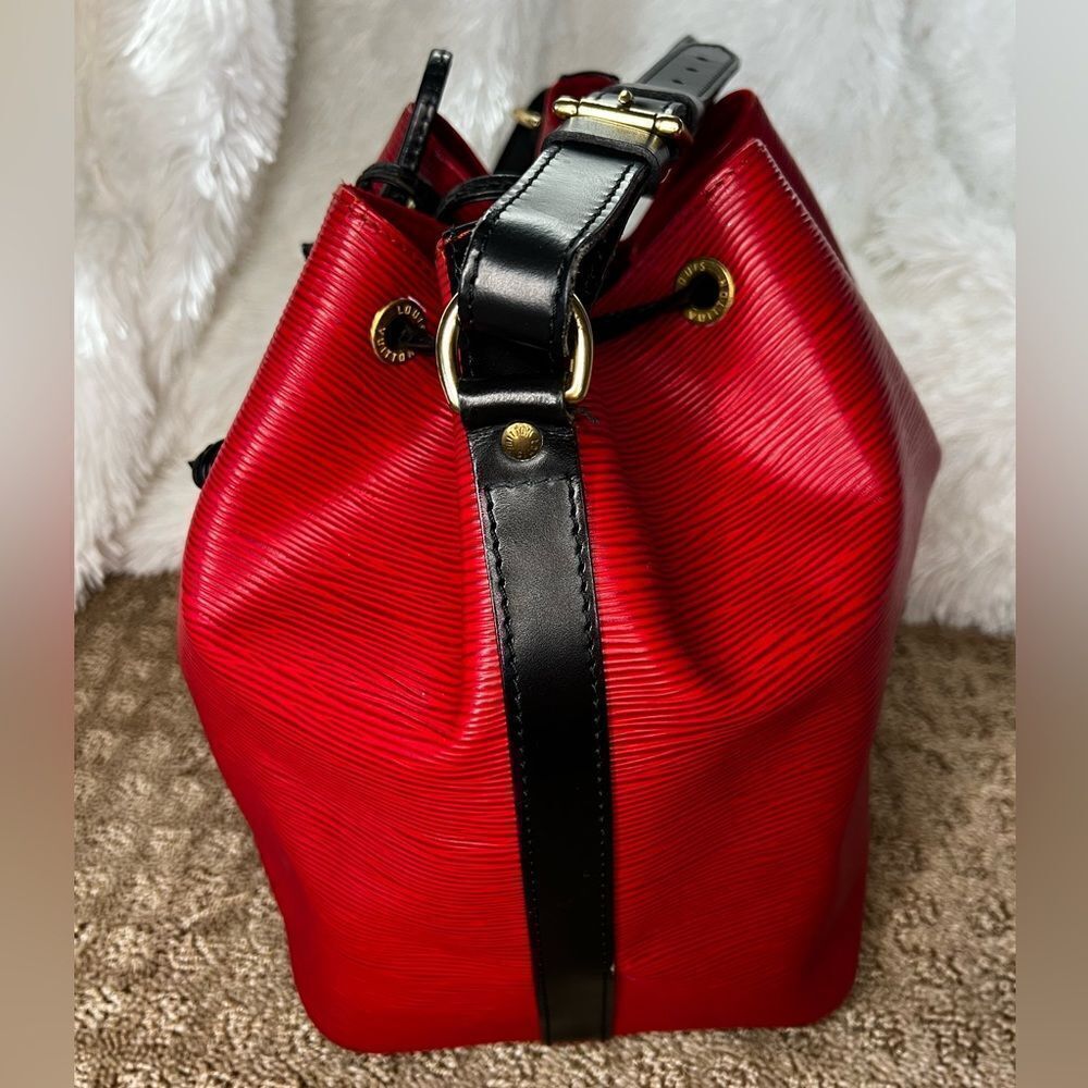 AUTH LOUIS VUITTON EPI LEATHER NOE- BLACK AND RED
