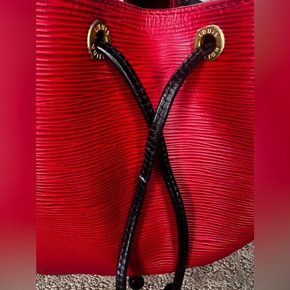 AUTH LOUIS VUITTON EPI LEATHER NOE- BLACK AND RED