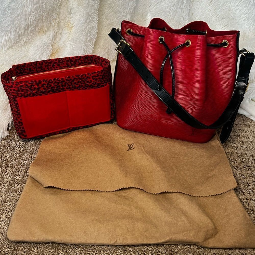AUTH LOUIS VUITTON EPI LEATHER NOE- BLACK AND RED