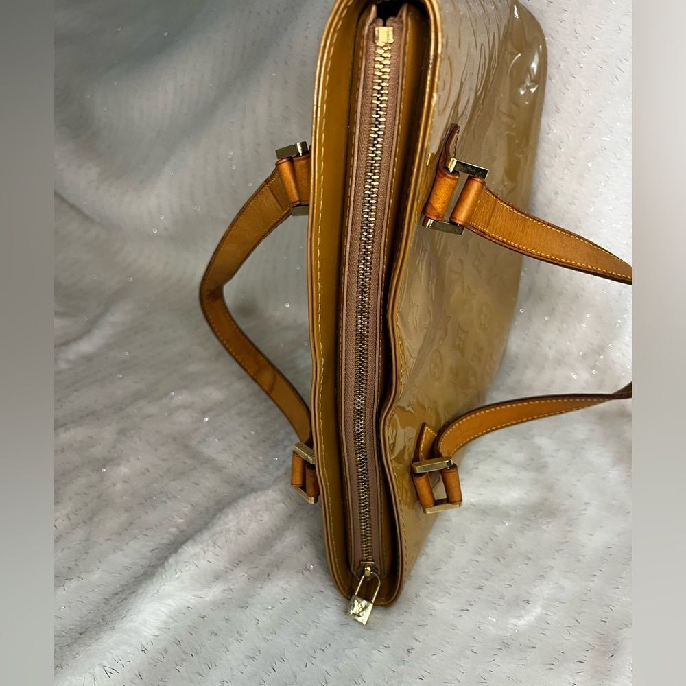 AUTH LOUIS VUITTON VERNIS BAG- tan/beige