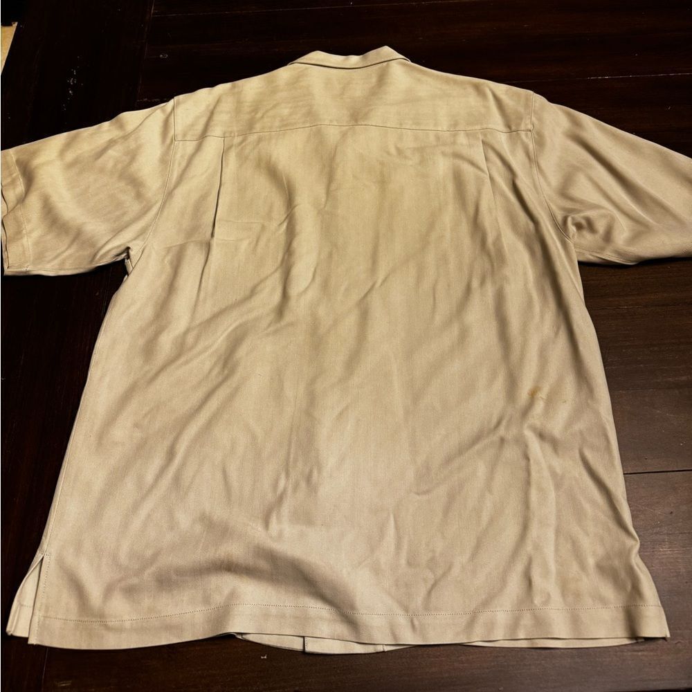 Tommy Bahama men’s shirt- Large.
