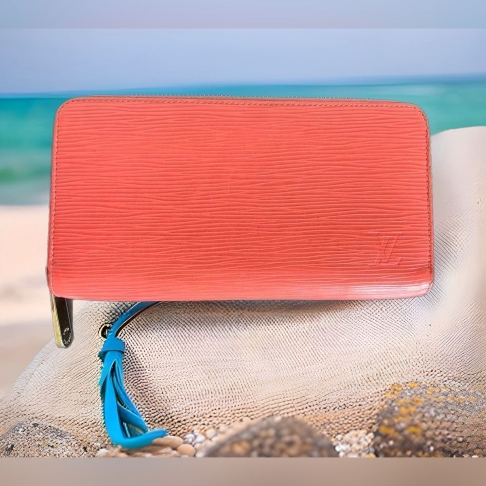AUTH LOUIS VUITTON EPI WALLET- RARE COLOR!!!!!