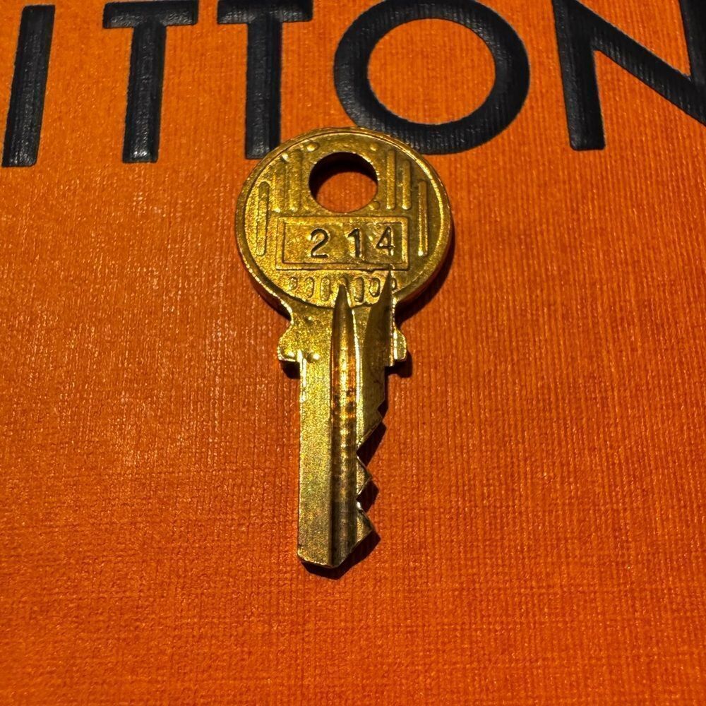 AUTHENTIC VINTAGE LOUIS VUITTON PADLOCK AND KEY