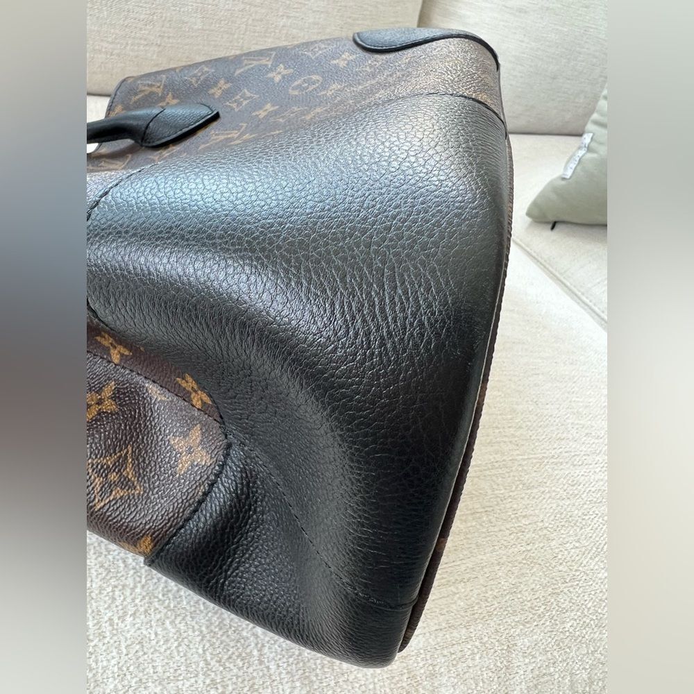 865. AUTH Louis Vuitton Monogram Tote Bag