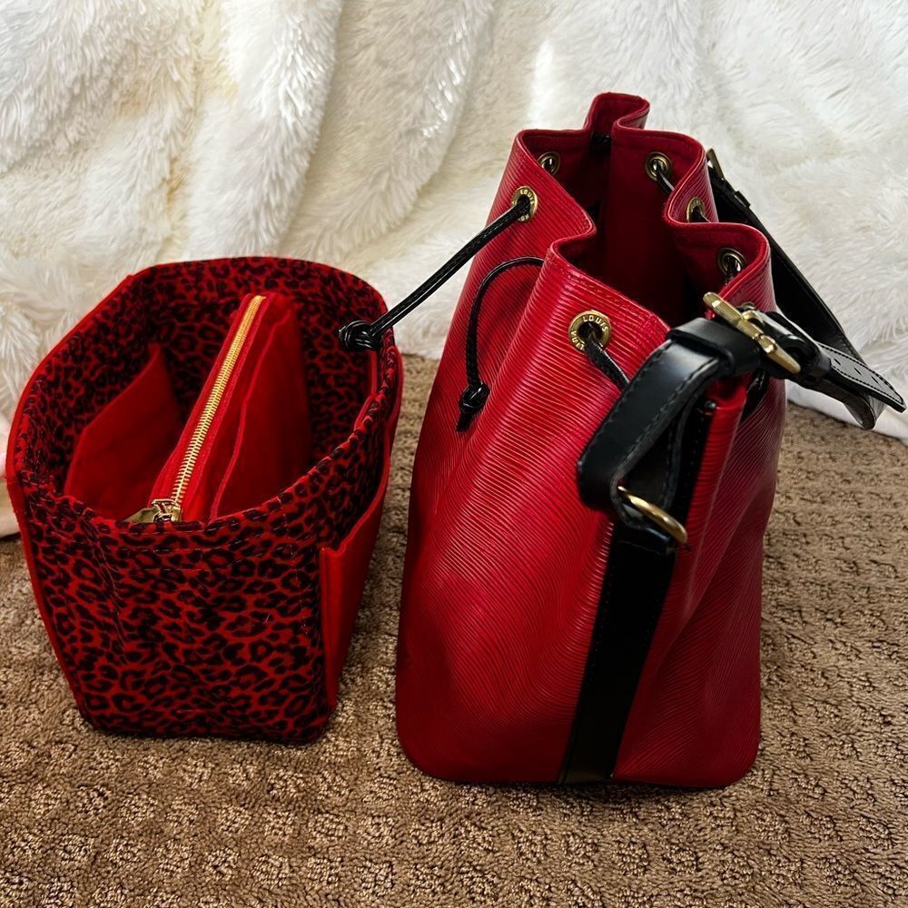 AUTH LOUIS VUITTON EPI LEATHER NOE- BLACK AND RED