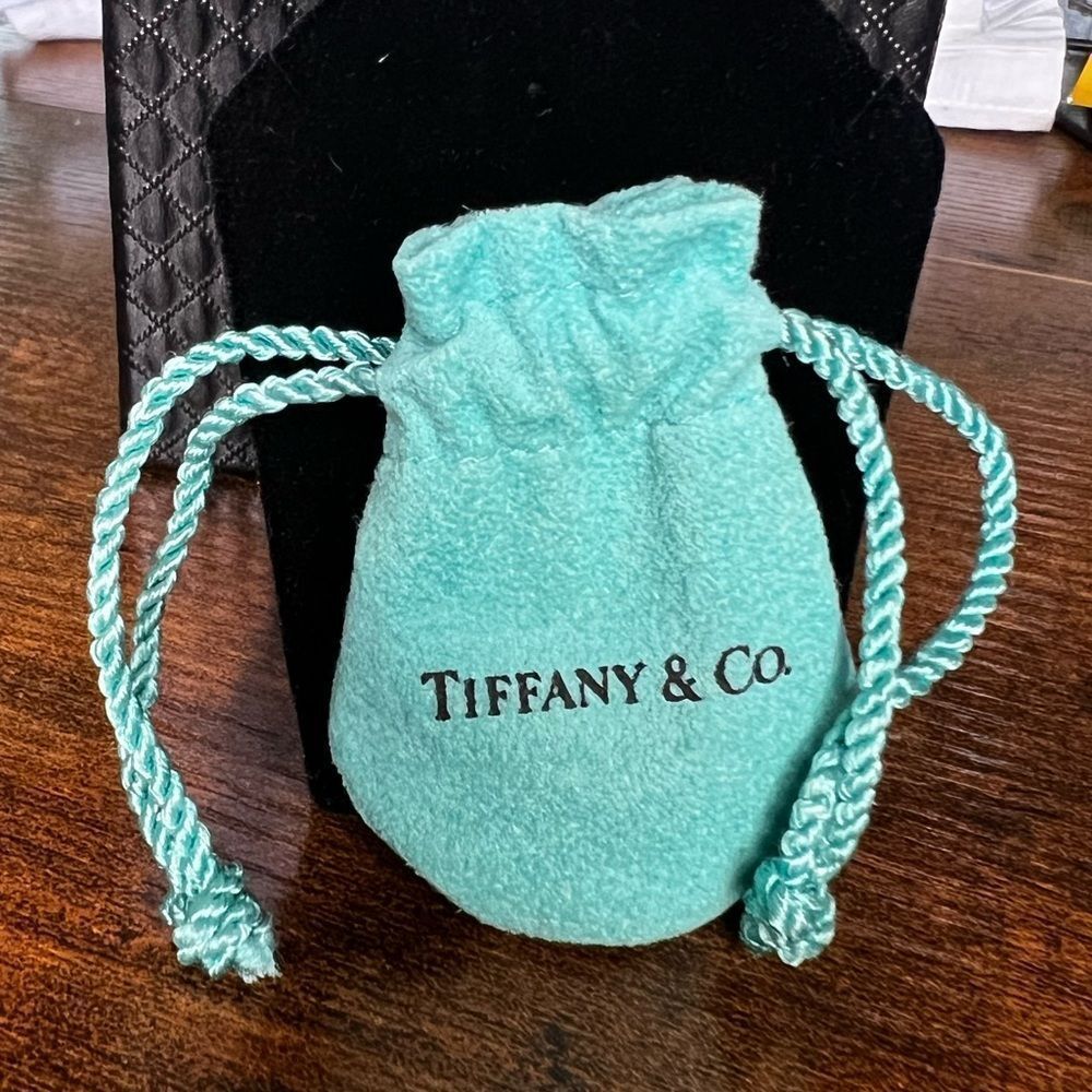 Tiffany & Co. Atlas cube necklace