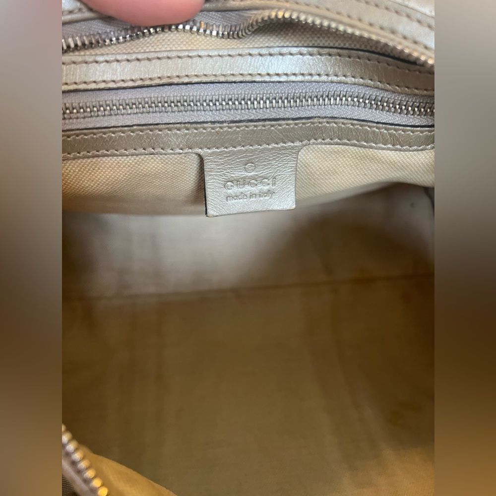 *RARE* GUCCI SILVER HANDBAG WITH CROSSBODY STRAP